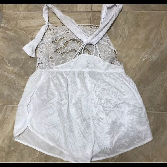 NWOT Free People Movement romper size M - Picture 6 of 7